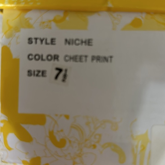 Women’s wedge cheetah print sandals. NWB - Picture 4 of 4